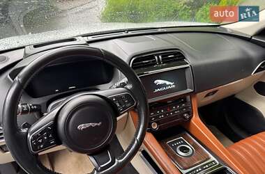 Внедорожник / Кроссовер Jaguar F-Pace 2016 в 