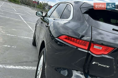 Внедорожник / Кроссовер Jaguar F-Pace 2016 в 
