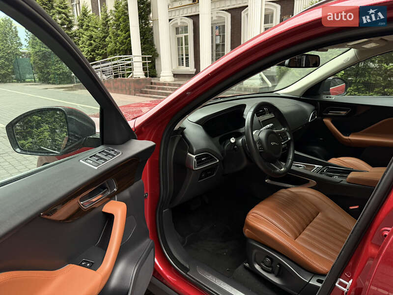 Позашляховик / Кросовер Jaguar F-Pace 2017 в Києві