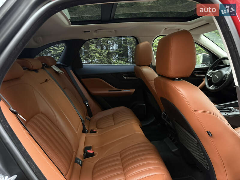 Позашляховик / Кросовер Jaguar F-Pace 2017 в Києві