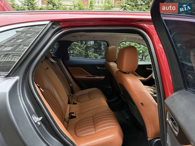 Позашляховик / Кросовер Jaguar F-Pace 2017 в Києві