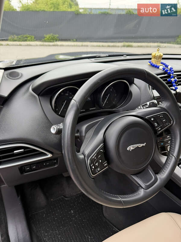 Внедорожник / Кроссовер Jaguar F-Pace 2017 в Ровно