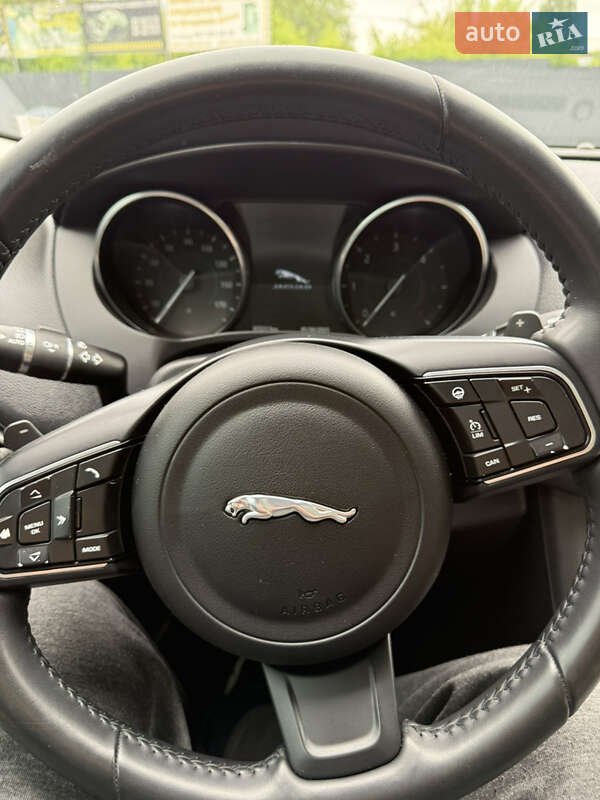 Внедорожник / Кроссовер Jaguar F-Pace 2017 в Ровно