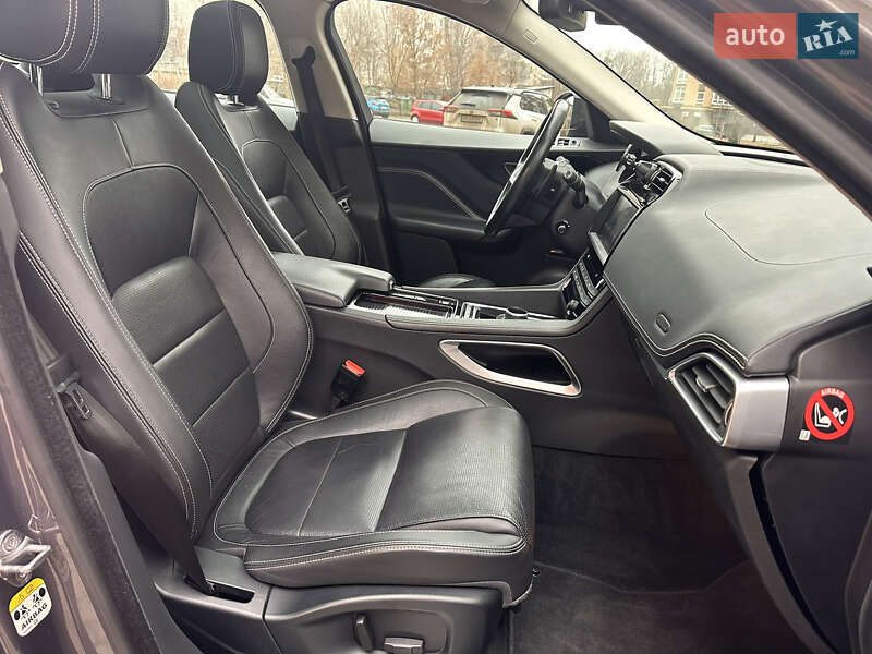 Позашляховик / Кросовер Jaguar F-Pace 2016 в Житомирі