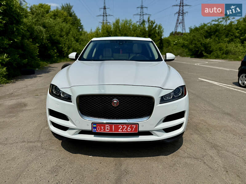 Позашляховик / Кросовер Jaguar F-Pace 2017 в Полтаві