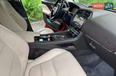Позашляховик / Кросовер Jaguar F-Pace 2016 в 