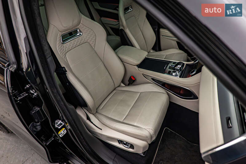 Внедорожник / Кроссовер Jaguar F-Pace 2021 в Киеве