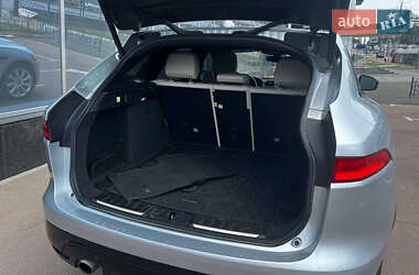 Внедорожник / Кроссовер Jaguar F-Pace 2018 в 