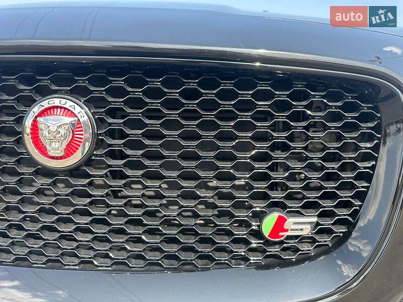 Внедорожник / Кроссовер Jaguar F-Pace 2017 в Киеве