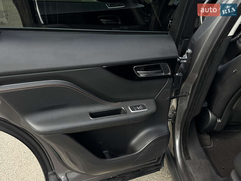 Позашляховик / Кросовер Jaguar F-Pace 2017 в Києві