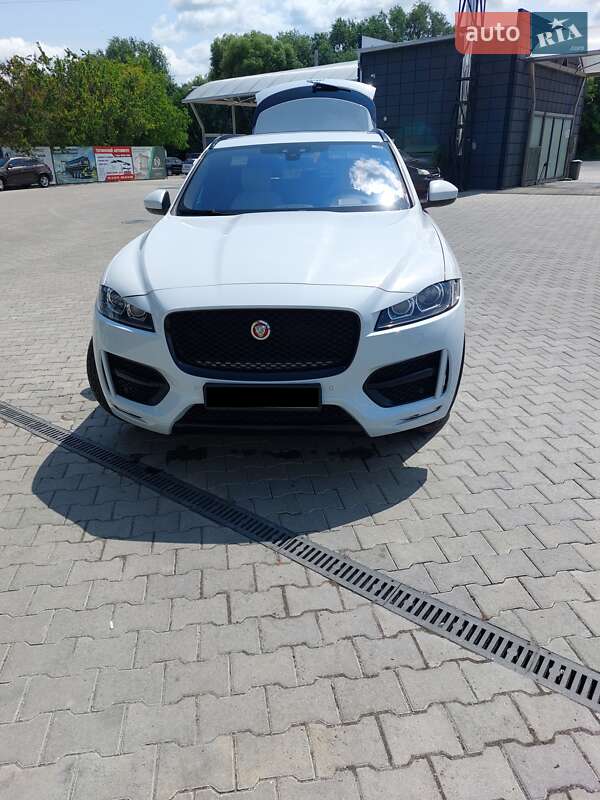 Jaguar F-Pace 2016