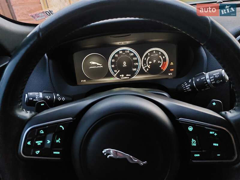 Внедорожник / Кроссовер Jaguar F-Pace 2016 в Звягеле
