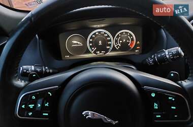 Позашляховик / Кросовер Jaguar F-Pace 2016 в 