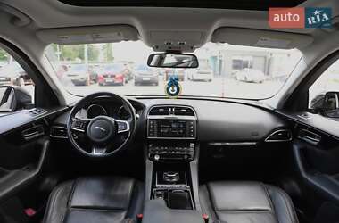 Позашляховик / Кросовер Jaguar F-Pace 2017 в 