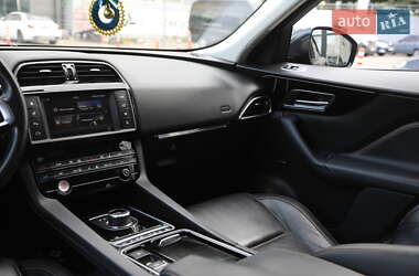 Позашляховик / Кросовер Jaguar F-Pace 2017 в 