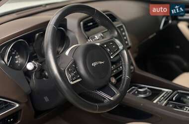 Позашляховик / Кросовер Jaguar F-Pace 2017 в 