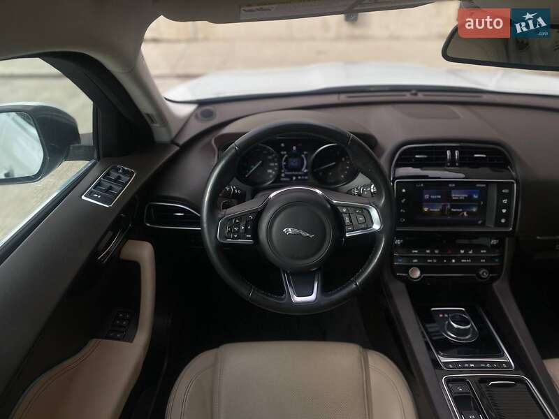 Внедорожник / Кроссовер Jaguar F-Pace 2017 в Киеве