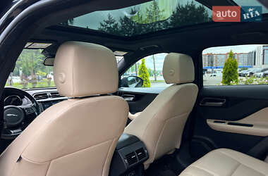 Позашляховик / Кросовер Jaguar F-Pace 2017 в 
