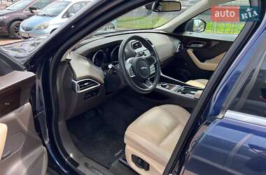 Внедорожник / Кроссовер Jaguar F-Pace 2017 в 