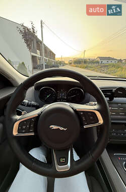 Внедорожник / Кроссовер Jaguar F-Pace 2017 в 