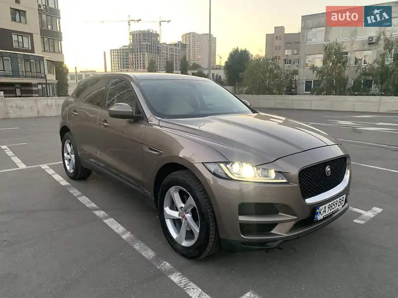 Внедорожник / Кроссовер Jaguar F-Pace 2016 в 