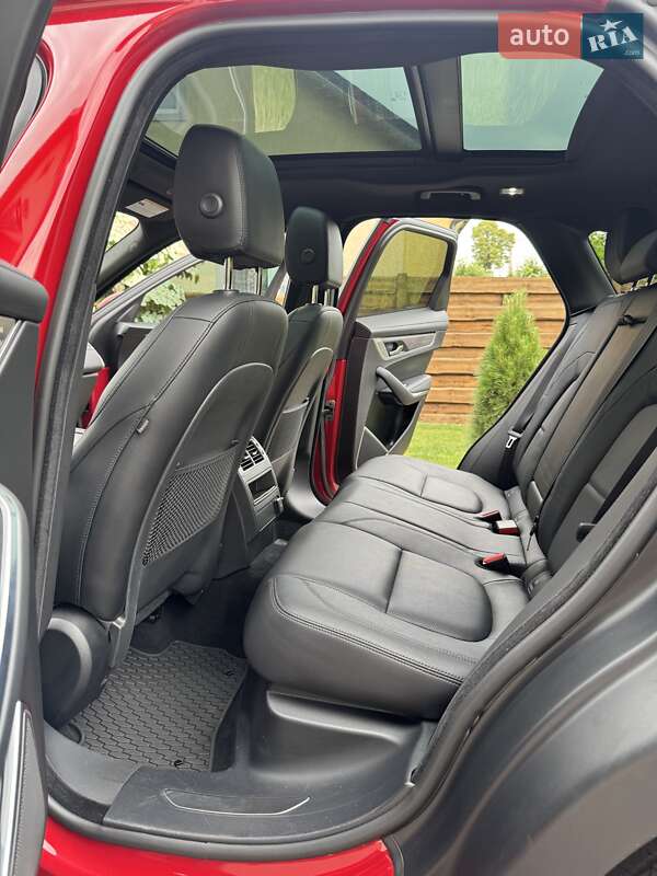 Позашляховик / Кросовер Jaguar F-Pace 2021 в Нововолинську