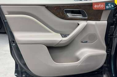 Внедорожник / Кроссовер Jaguar F-Pace 2017 в 