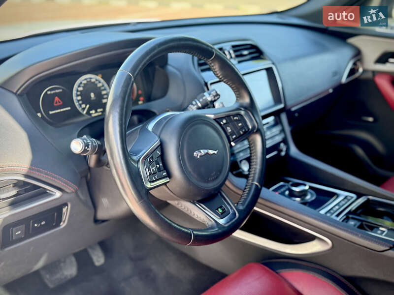 Внедорожник / Кроссовер Jaguar F-Pace 2017 в Одессе