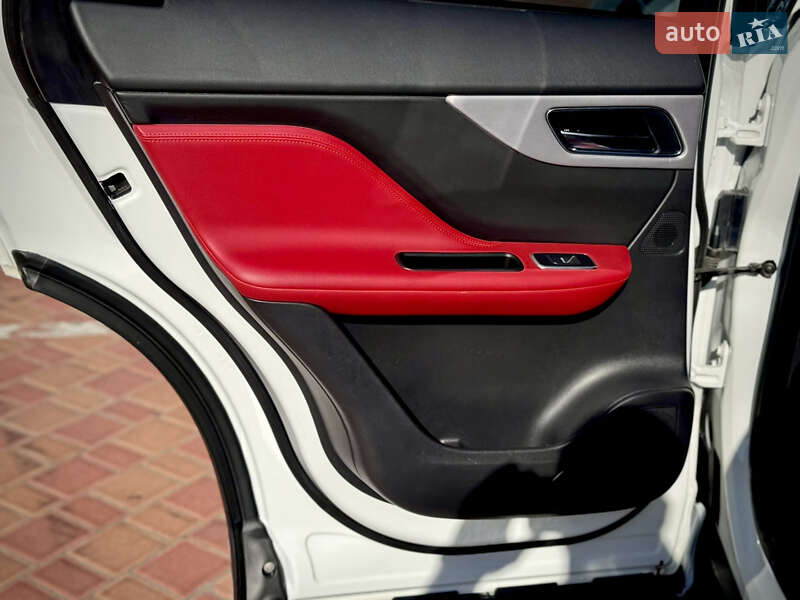 Внедорожник / Кроссовер Jaguar F-Pace 2017 в Одессе