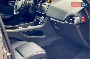 Внедорожник / Кроссовер Jaguar F-Pace 2018 в 