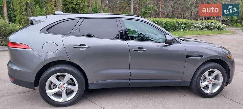 Внедорожник / Кроссовер Jaguar F-Pace 2016 в Киеве