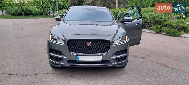 Внедорожник / Кроссовер Jaguar F-Pace 2016 в Киеве