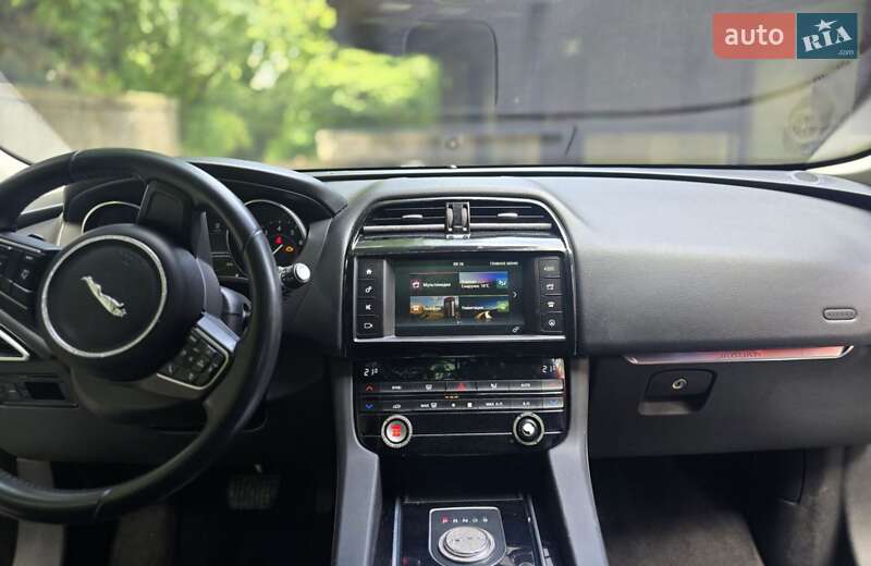 Позашляховик / Кросовер Jaguar F-Pace 2017 в Києві
