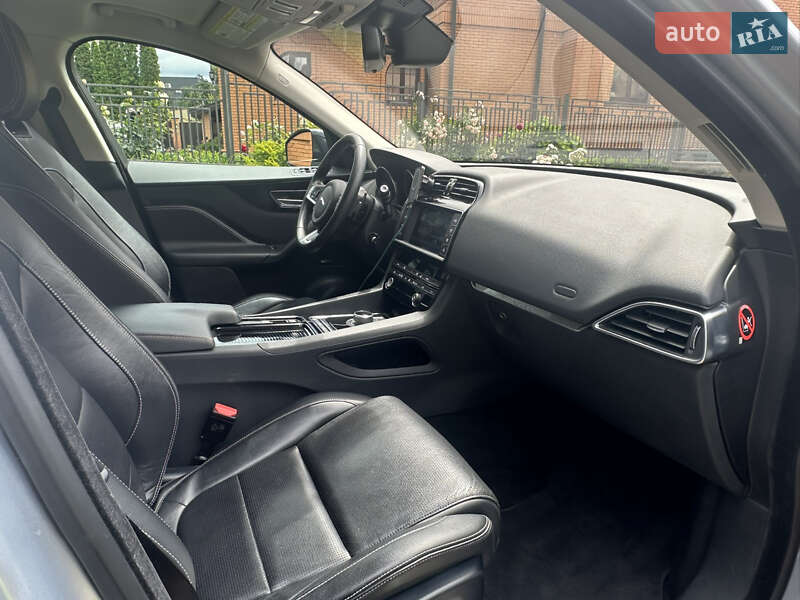 Позашляховик / Кросовер Jaguar F-Pace 2017 в Києві