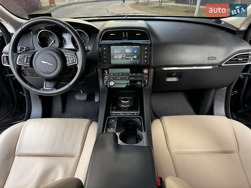 Внедорожник / Кроссовер Jaguar F-Pace 2017 в Киеве