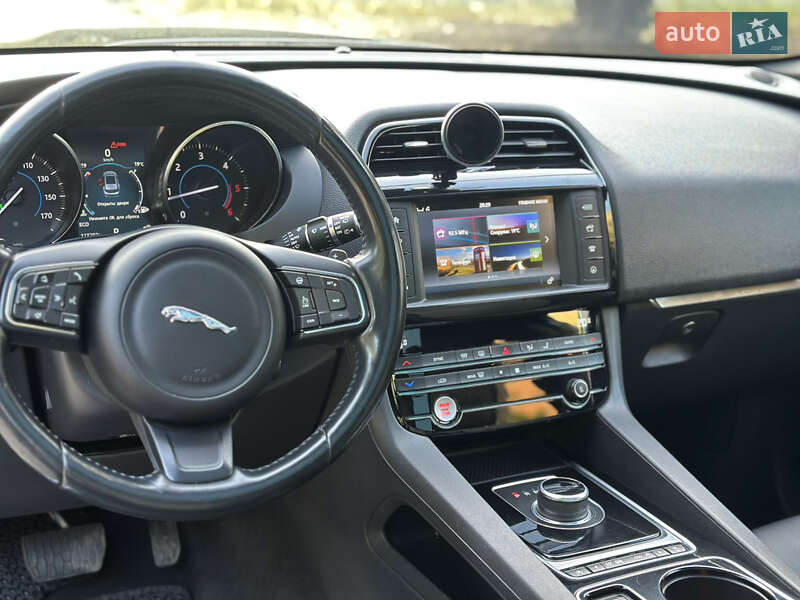 Внедорожник / Кроссовер Jaguar F-Pace 2016 в Львове