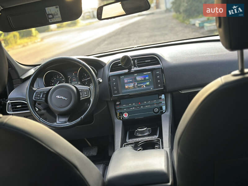 Внедорожник / Кроссовер Jaguar F-Pace 2016 в Львове