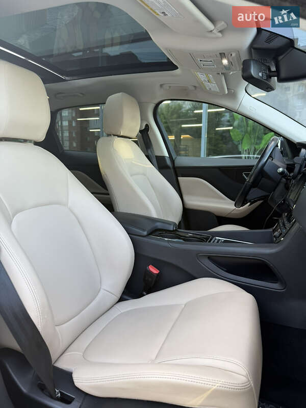 Позашляховик / Кросовер Jaguar F-Pace 2016 в Хмельницькому