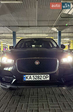 Внедорожник / Кроссовер Jaguar F-Pace 2018 в 