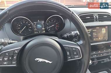 Внедорожник / Кроссовер Jaguar F-Pace 2018 в 