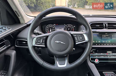 Позашляховик / Кросовер Jaguar F-Pace 2019 в 