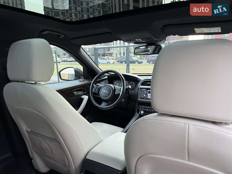 Внедорожник / Кроссовер Jaguar F-Pace 2016 в Киеве