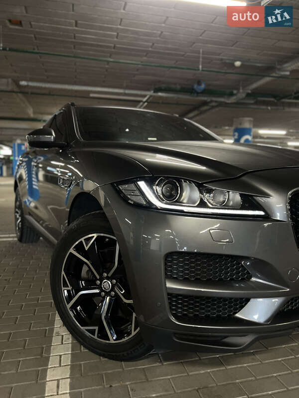Позашляховик / Кросовер Jaguar F-Pace 2016 в Києві
