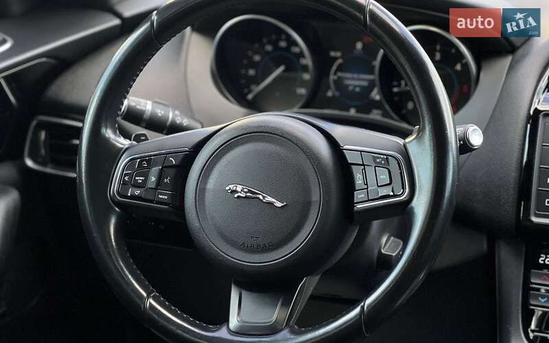 Внедорожник / Кроссовер Jaguar F-Pace 2016 в Ивано-Франковске