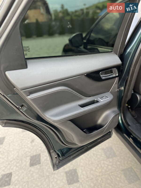 Позашляховик / Кросовер Jaguar F-Pace 2016 в Львові фото 23 Позашляховик / Кросовер Jaguar F-Pace 2016 в Львові