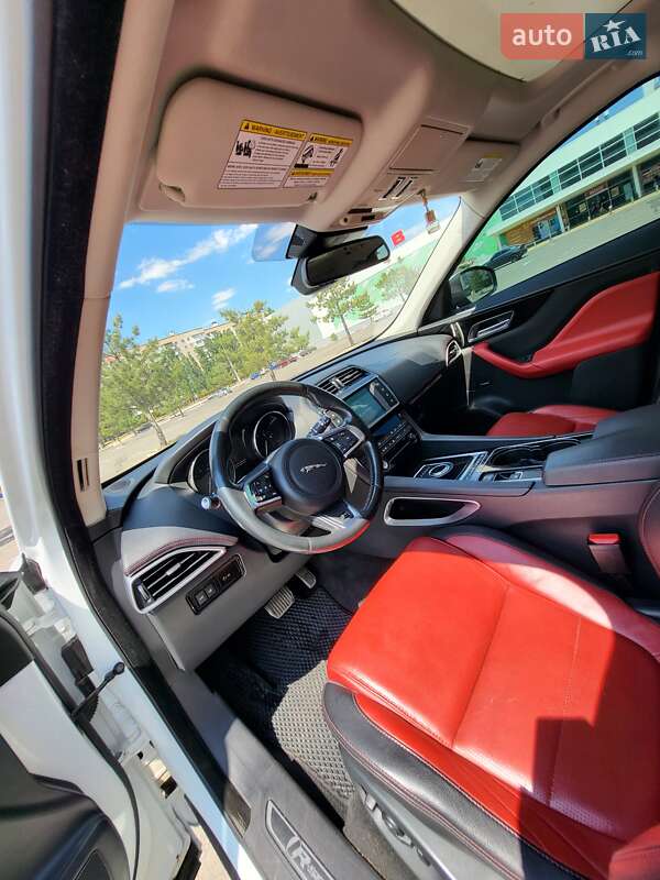 Позашляховик / Кросовер Jaguar F-Pace 2016 в Миколаєві