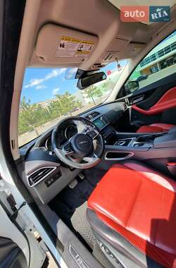 Позашляховик / Кросовер Jaguar F-Pace 2016 в 