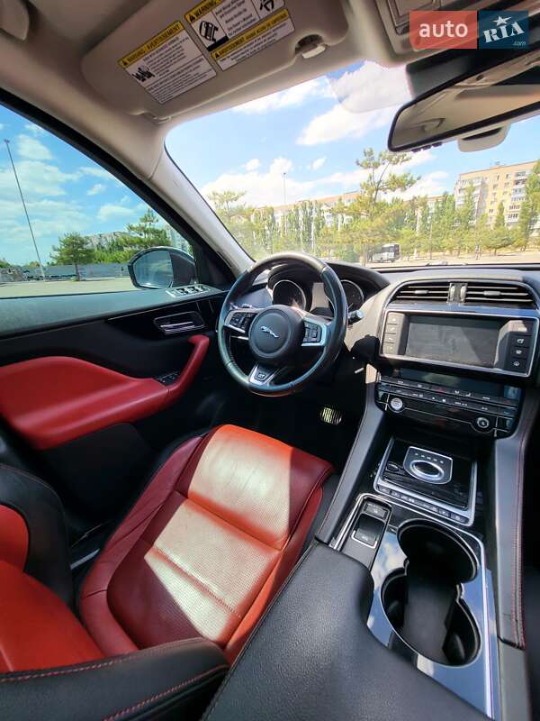 Позашляховик / Кросовер Jaguar F-Pace 2016 в Миколаєві