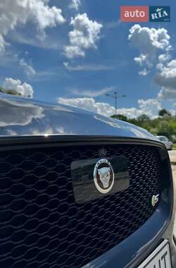 Внедорожник / Кроссовер Jaguar F-Pace 2016 в 