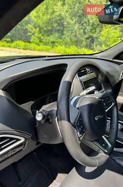 Внедорожник / Кроссовер Jaguar F-Pace 2016 в 